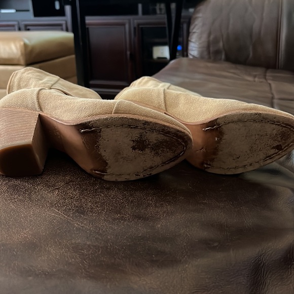 Rag & Bone beige canvas booties. Barely worn - heels practically new - Picture 3 of 11